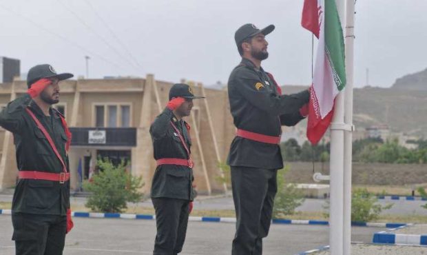 مراسم صبحگاه مشترک نیروهای مسلح در مهاباد مراسم صبحگاه مشترک نیروهای مسلح در مهاباد