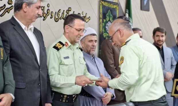 سرهنگ کارآگاه رئیس پلیس مهاباد شد سرهنگ کارآگاه رئیس پلیس مهاباد شد