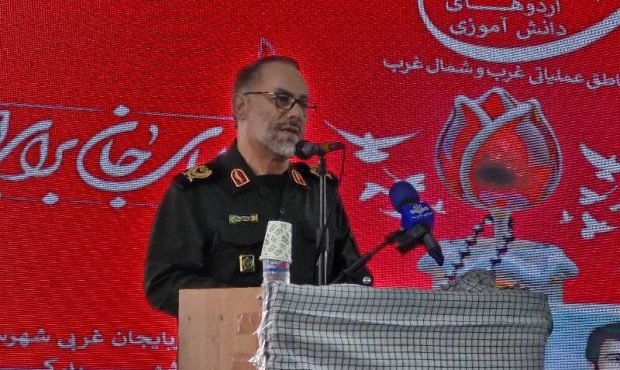 آیین افتتاحیه راهیان نور دانشآموزی شمالغرب در مهاباد آیین افتتاحیه راهیان نور دانشآموزی شمالغرب در مهاباد