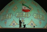 اهتزاز پرچم ایران روی گنبد مسجد مقدس جمکران