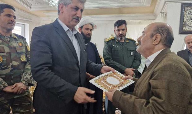 دیدار با خانواده ۲ شهید در مهاباد